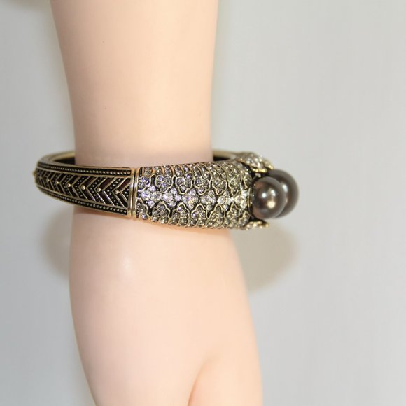 Heidi Daus Swarovski Pearl and Crystal Hinged Oval Bangle - Picture 6 of 12
